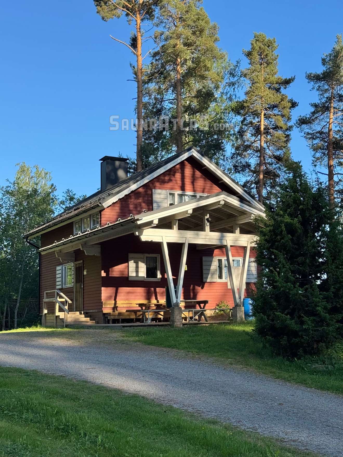 Rauttunmaja Lodge and Sauna