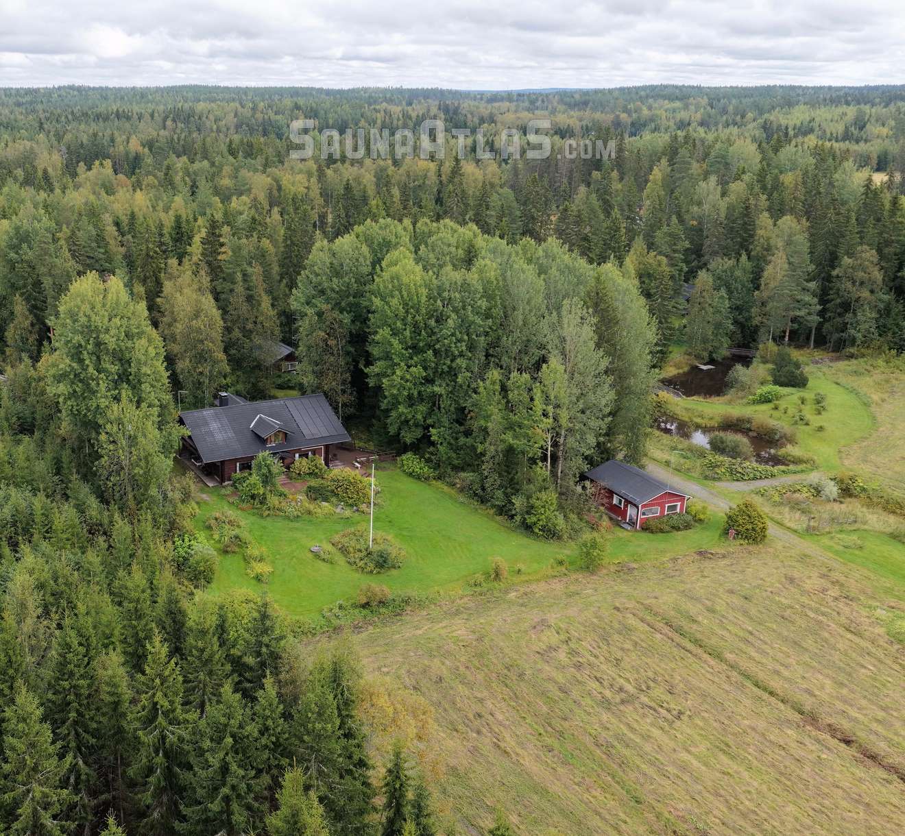 Akaa Hideaway Cabin