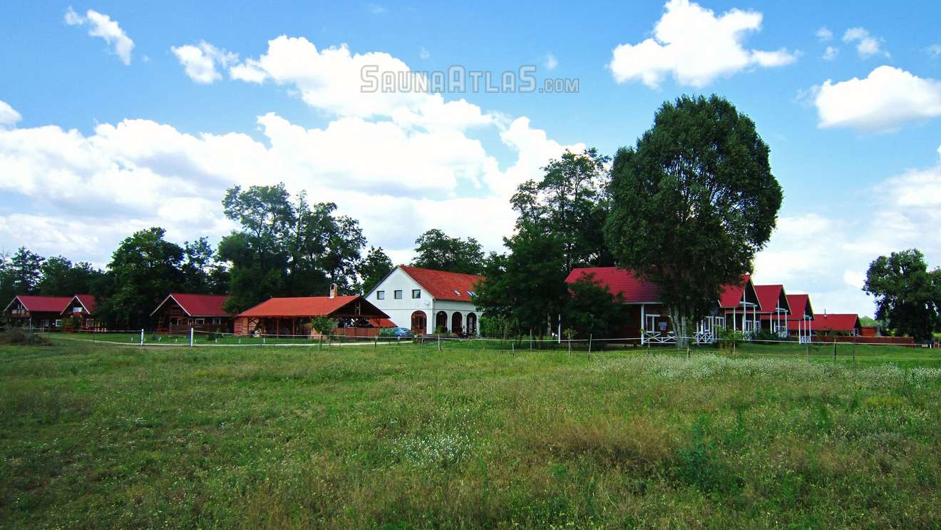 Akác-tanya Guesthouses