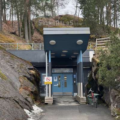 Naisvuoren uimahalli