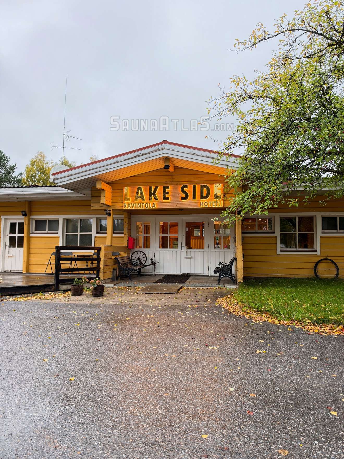 Lakeside Hotelli & Ravintola