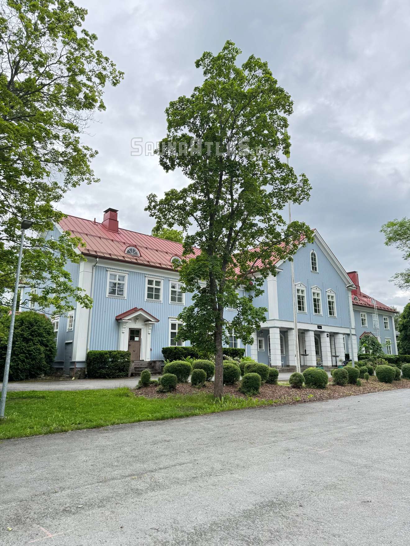 Ahlman Manor